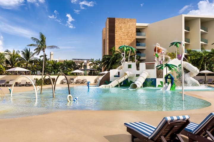 Family pool at the Grand Palladium Select Costa Mujeres - All Inclusive in Cancun, Other than US/Canada