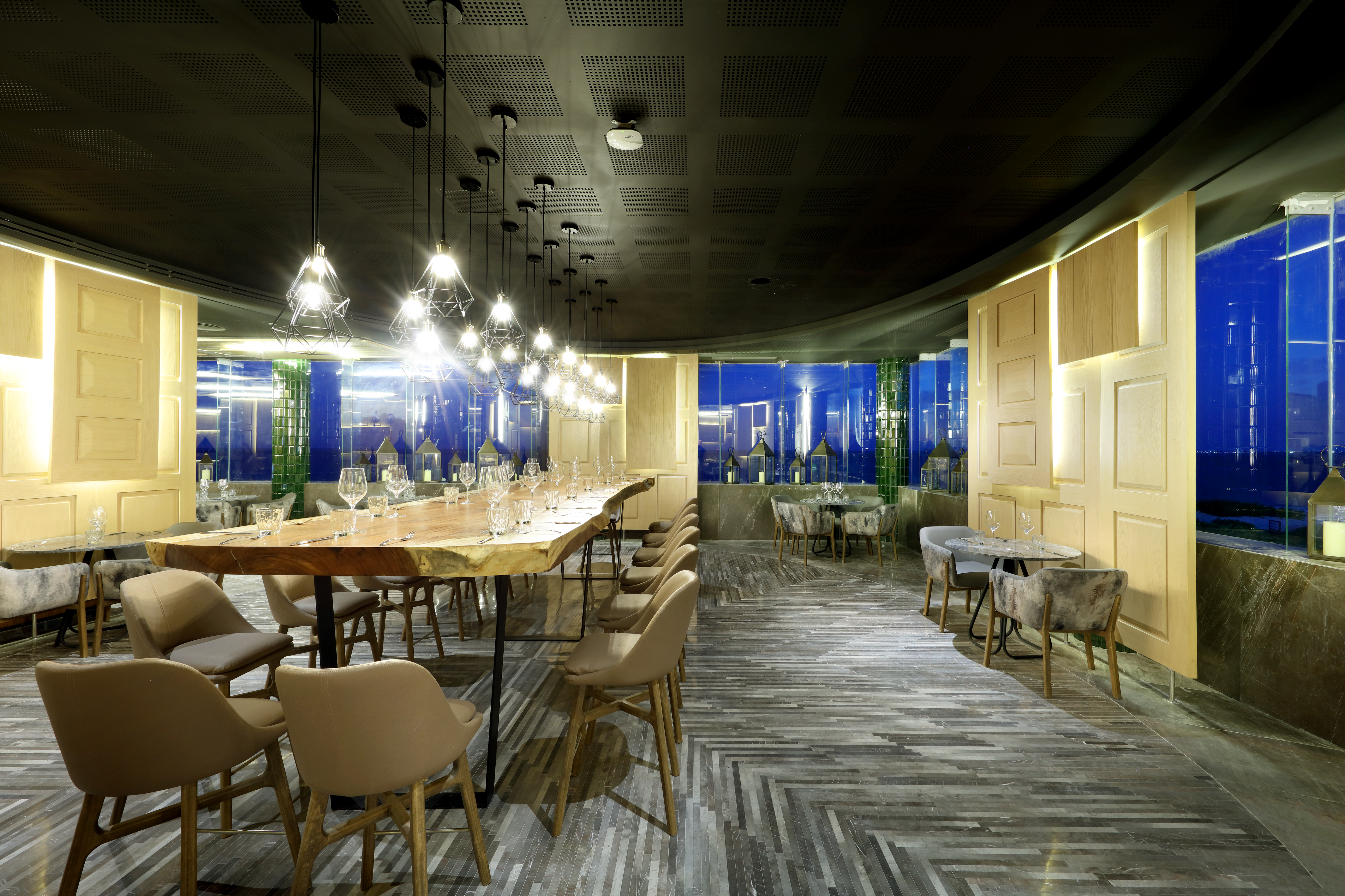 TRS Coral Costa Mujeres, a Registry Collection Hotel restaurant in Cancun, Other than US/Canada