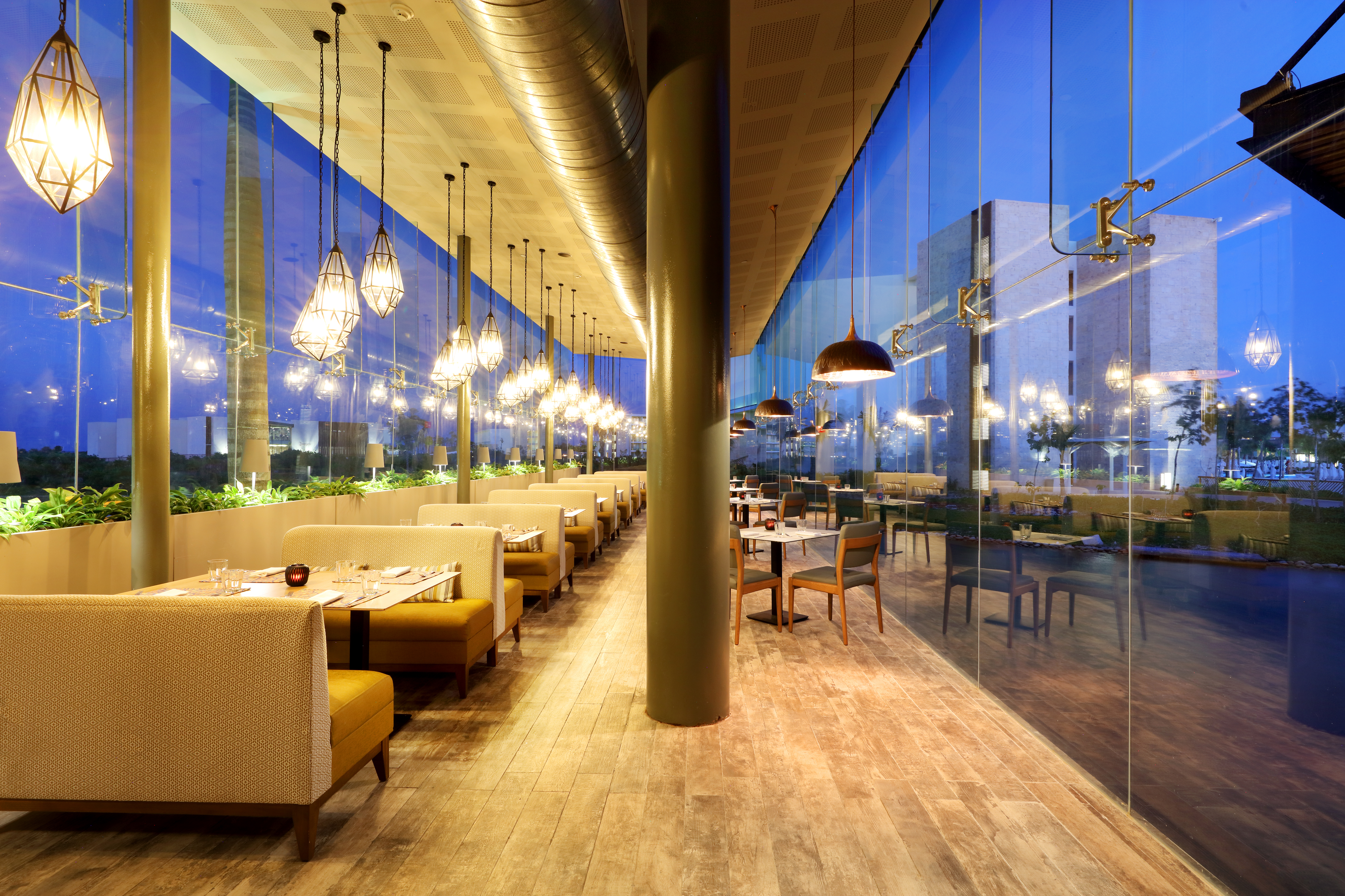 TRS Coral Costa Mujeres, a Registry Collection Hotel restaurant in Cancun, Other than US/Canada