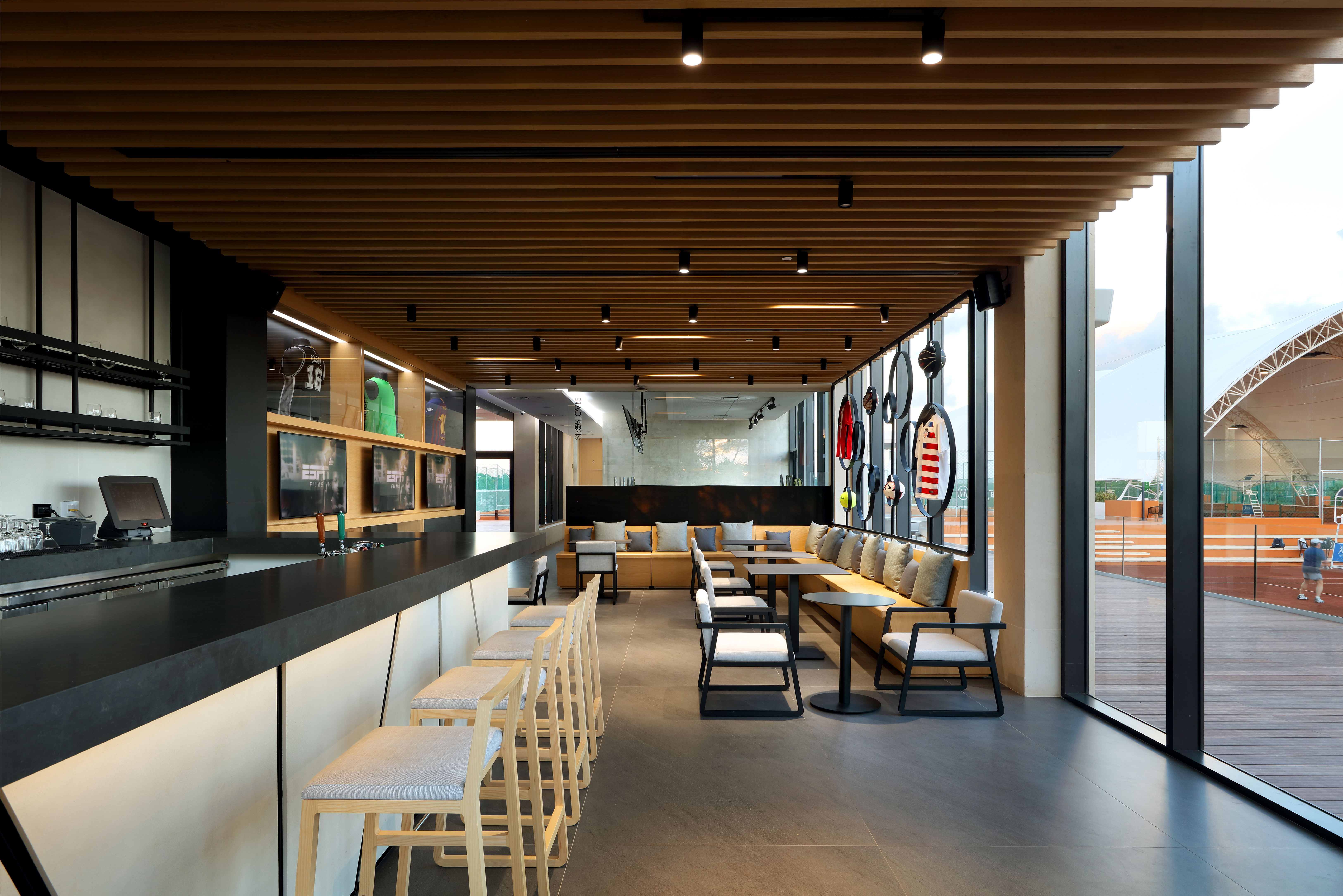 TRS Coral Costa Mujeres, a Registry Collection Hotel restaurant in Cancun, Other than US/Canada