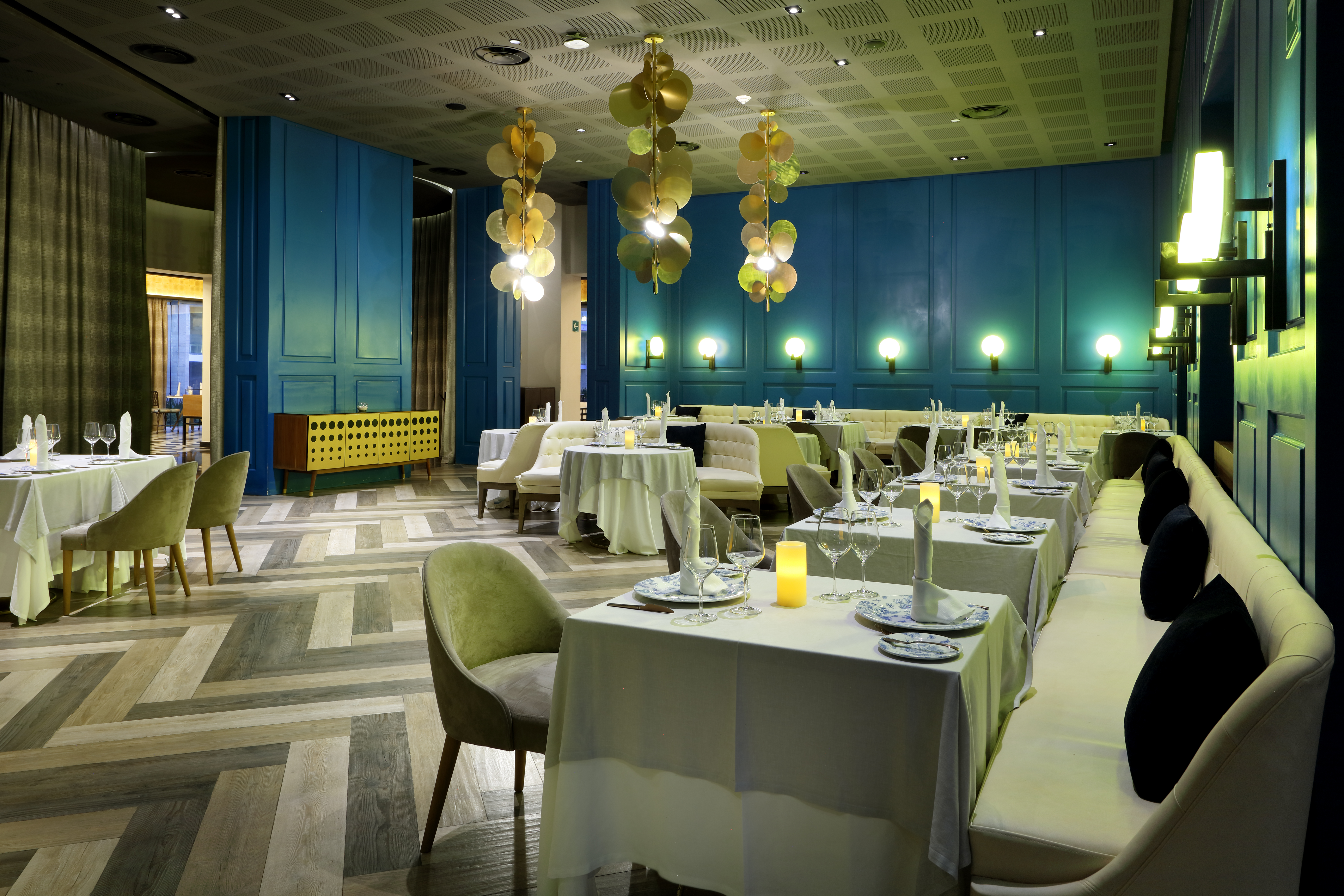 TRS Coral Costa Mujeres, a Registry Collection Hotel restaurant in Cancun, Other than US/Canada