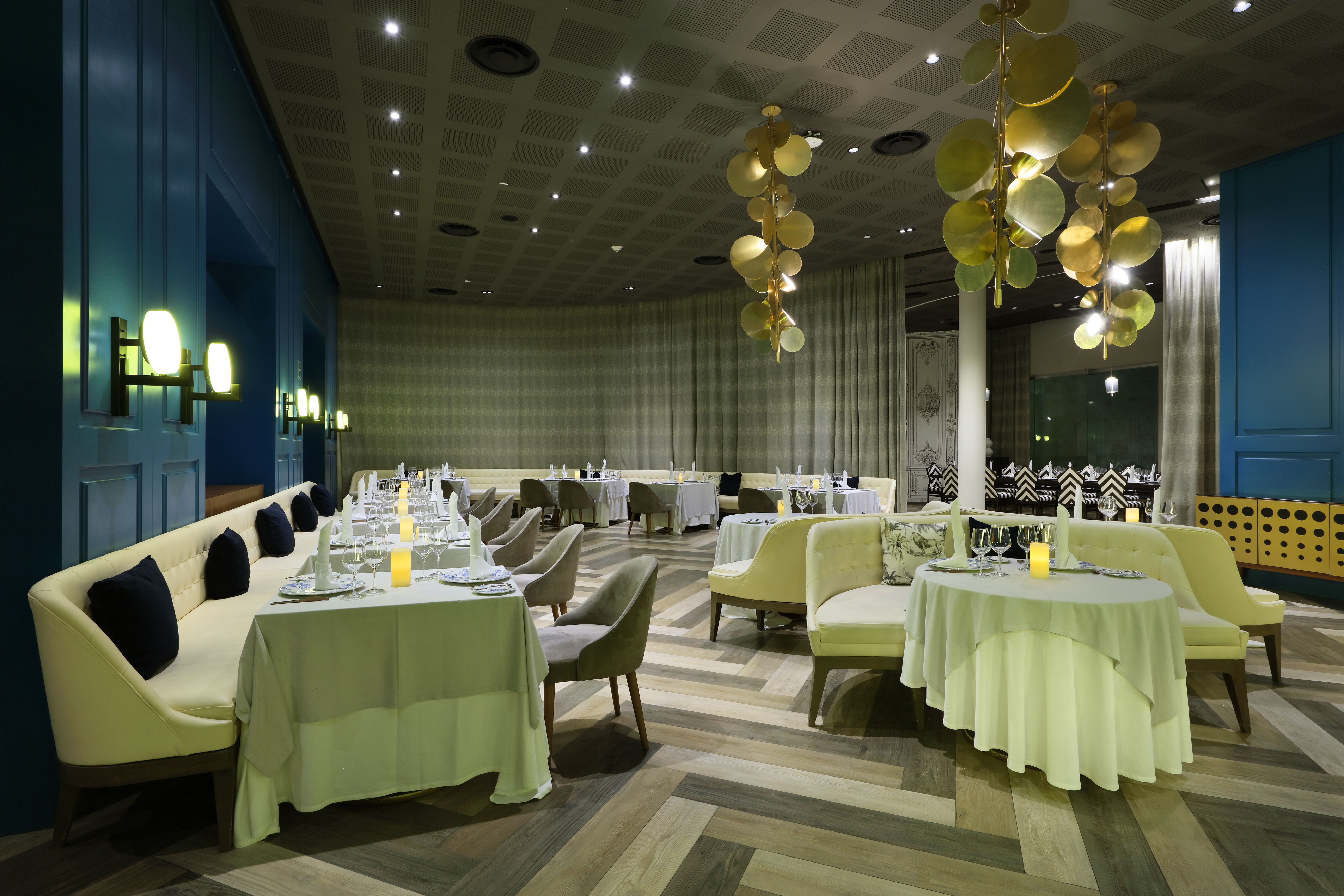 TRS Coral Costa Mujeres, a Registry Collection Hotel restaurant in Cancun, Other than US/Canada
