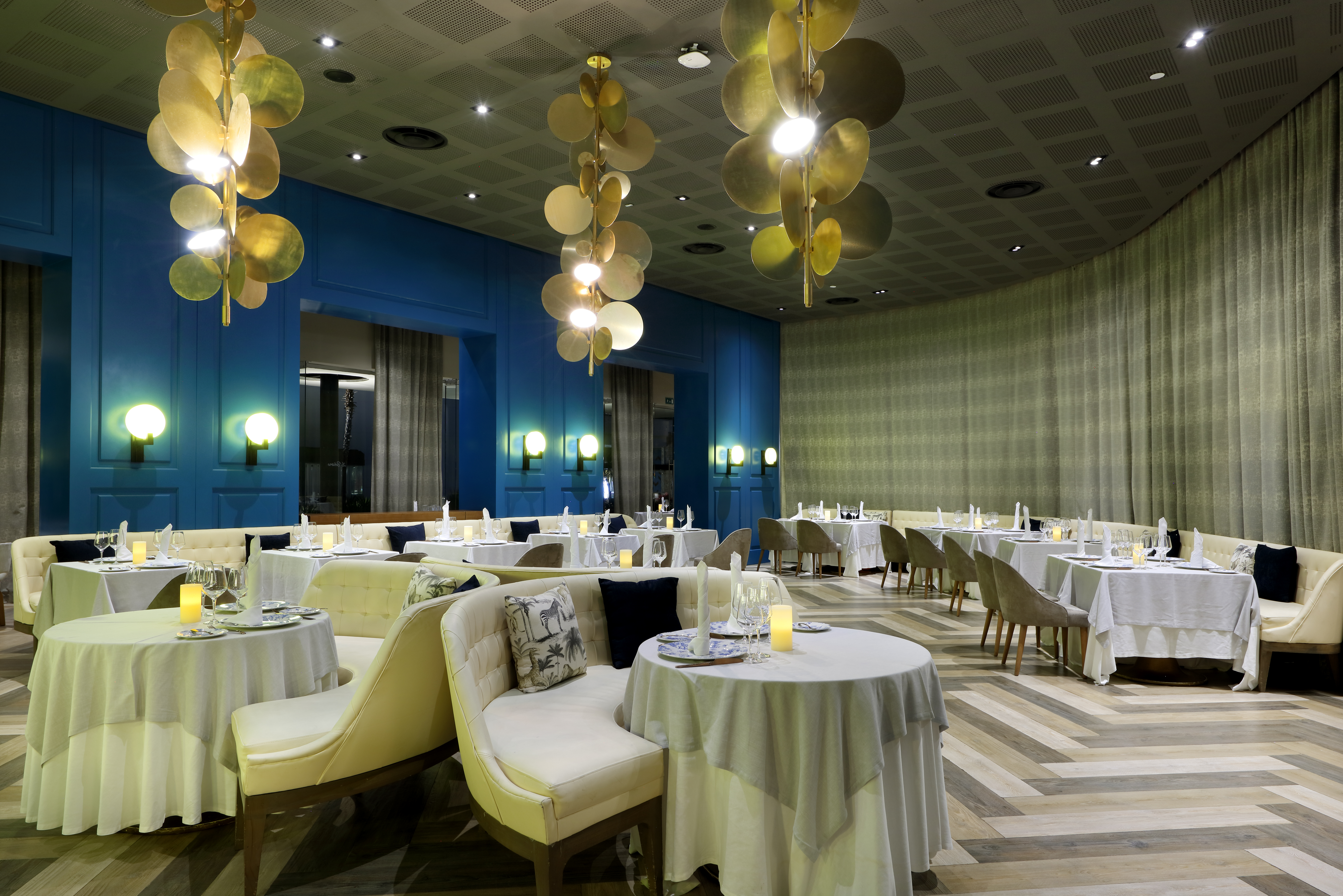 TRS Coral Costa Mujeres, a Registry Collection Hotel restaurant in Cancun, Other than US/Canada