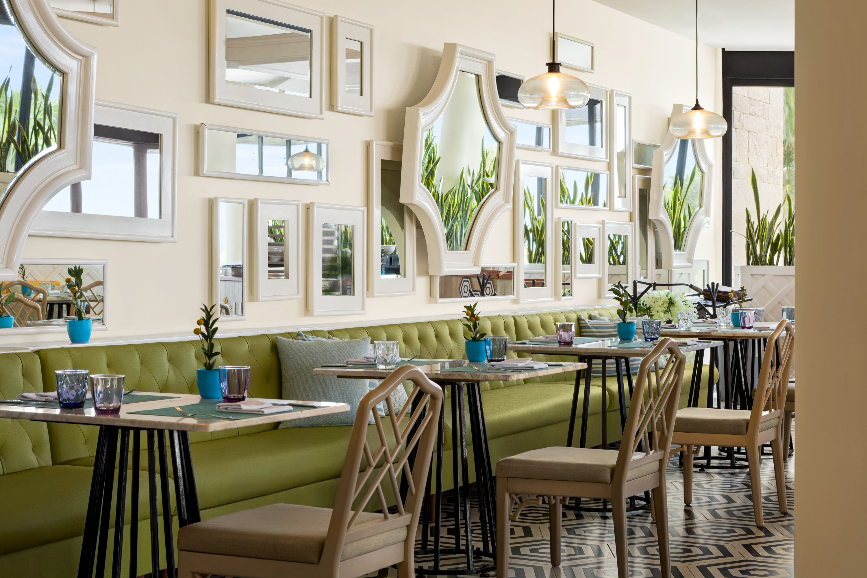 TRS Coral Costa Mujeres, a Registry Collection Hotel restaurant in Cancun, Other than US/Canada