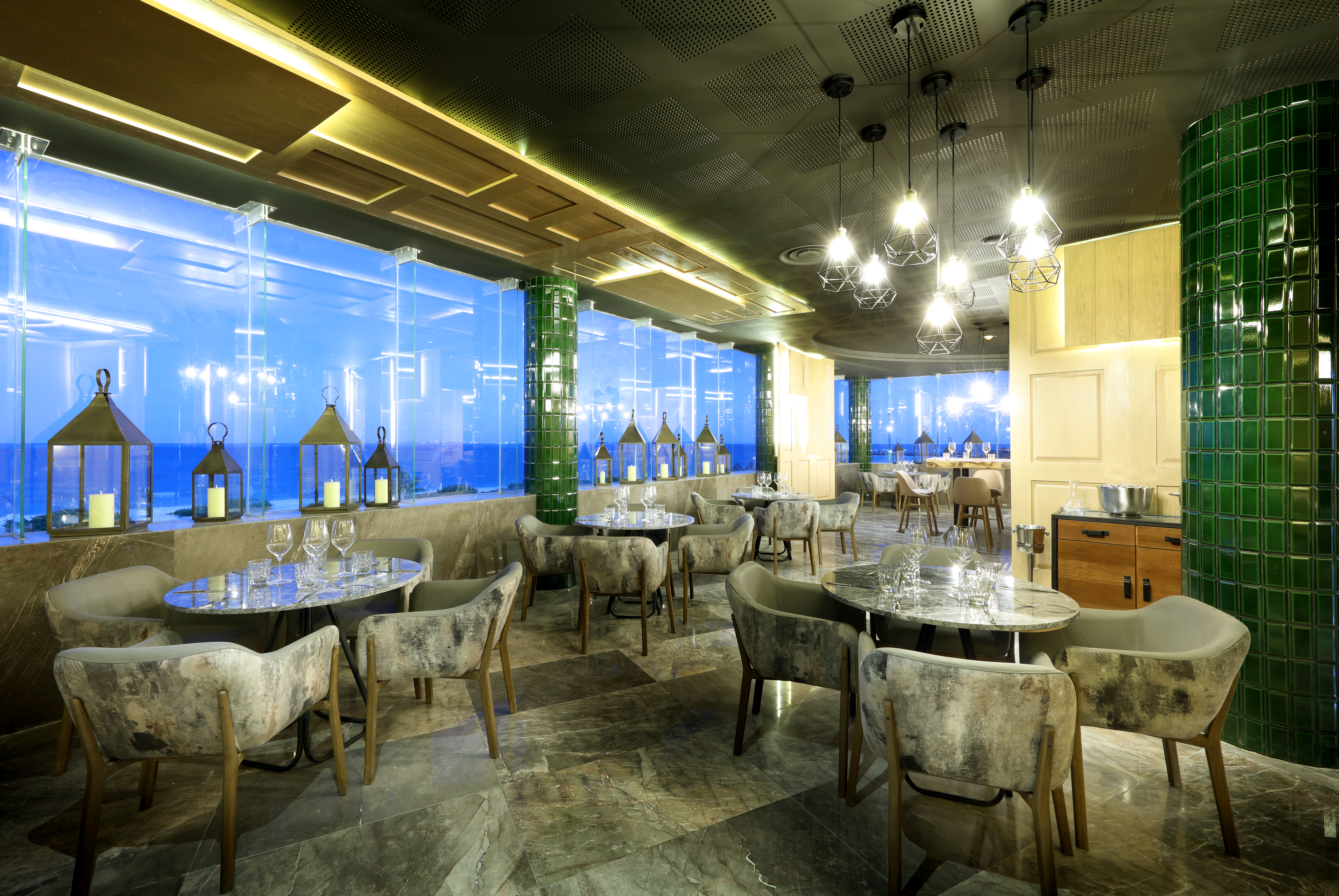 TRS Coral Costa Mujeres, a Registry Collection Hotel restaurant in Cancun, Other than US/Canada