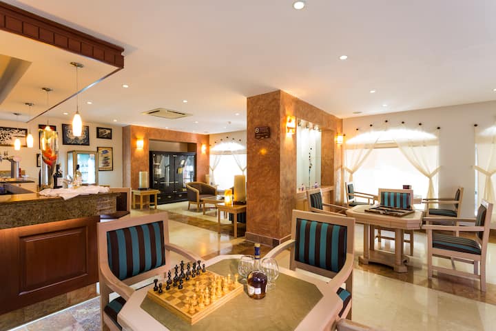 Bar at Grand Palladium Vallarta, All Inclusive Resort & Spa in Punta Mita, Other than US/Canada