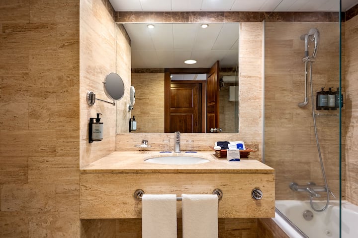 Guest room bath at the Grand Palladium Vallarta, All Inclusive Resort & Spa in Punta Mita, Other than US/Canada