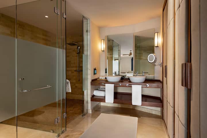 Guest room bath at the Grand Palladium Vallarta, All Inclusive Resort & Spa in Punta Mita, Other than US/Canada