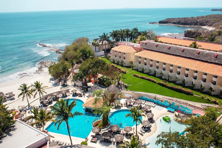 Exterior of Grand Palladium Vallarta, All Inclusive Resort & Spa hotel in Punta Mita, Other than US/Canada