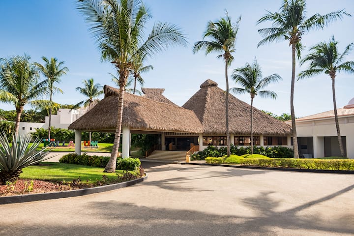 Exterior of Grand Palladium Vallarta, All Inclusive Resort & Spa hotel in Punta Mita, Other than US/Canada