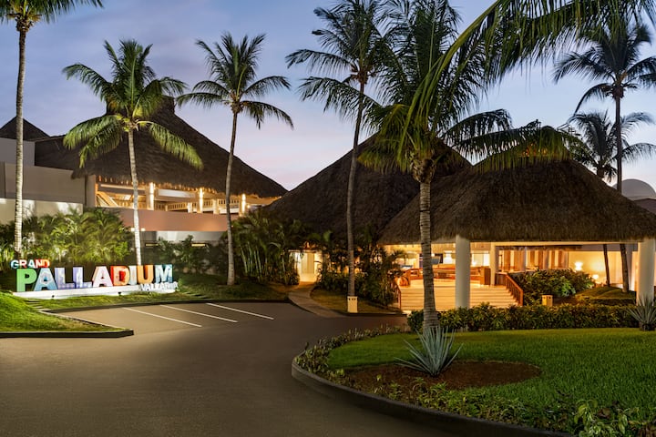 Exterior of Grand Palladium Vallarta, All Inclusive Resort & Spa hotel in Punta Mita, Other than US/Canada