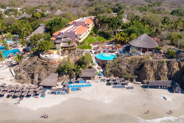 Exterior of Grand Palladium Vallarta, All Inclusive Resort & Spa hotel in Punta Mita, Other than US/Canada