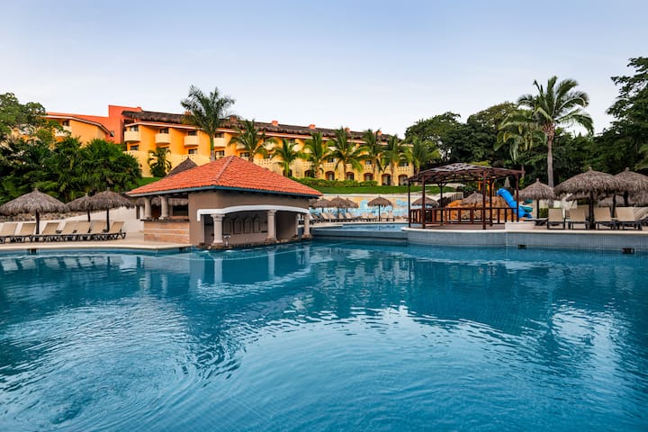 Family pool at the Grand Palladium Vallarta, All Inclusive Resort & Spa in Punta Mita, Other than US/Canada