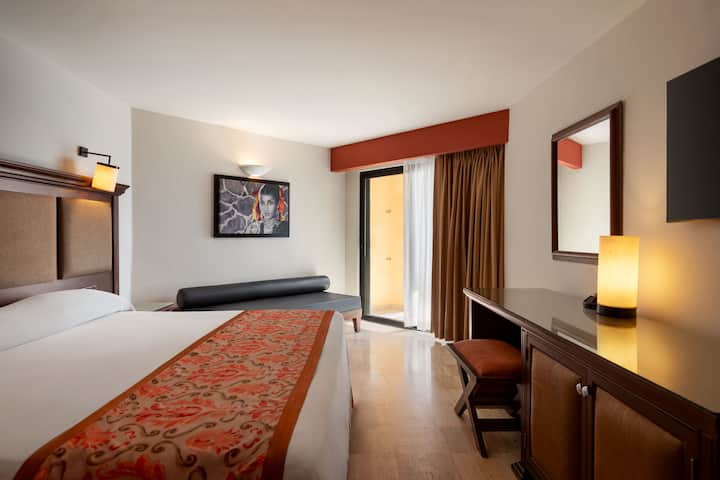 Guest room at the Grand Palladium Vallarta, All Inclusive Resort & Spa in Punta Mita, Other than US/Canada