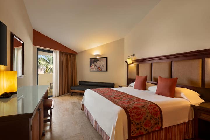 Guest room at the Grand Palladium Vallarta, All Inclusive Resort & Spa in Punta Mita, Other than US/Canada