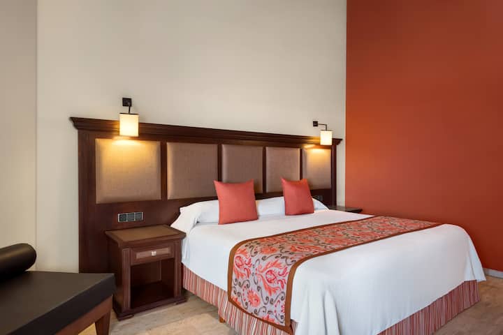 Guest room at the Grand Palladium Vallarta, All Inclusive Resort & Spa in Punta Mita, Other than US/Canada