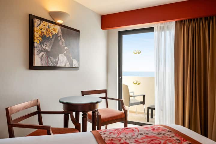 Guest room at the Grand Palladium Vallarta, All Inclusive Resort & Spa in Punta Mita, Other than US/Canada