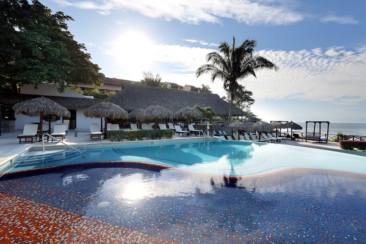 Pool at the Grand Palladium Vallarta, All Inclusive Resort & Spa in Punta Mita, Other than US/Canada