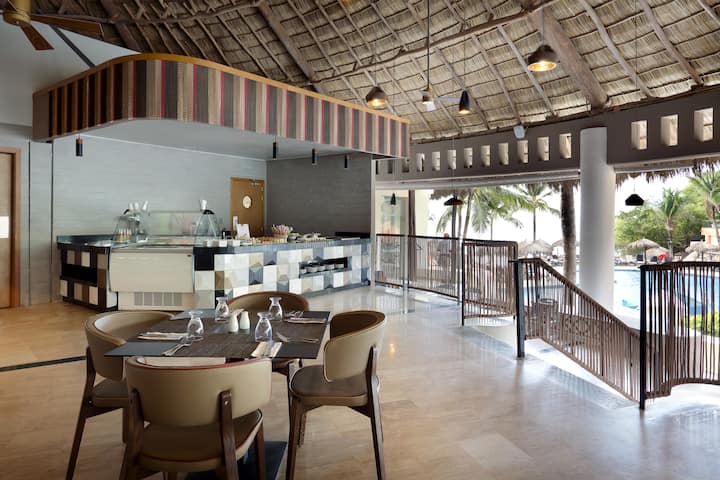 Grand Palladium Vallarta, All Inclusive Resort & Spa restaurant in Punta Mita, Other than US/Canada