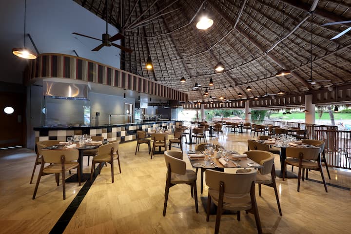 Grand Palladium Vallarta, All Inclusive Resort & Spa restaurant in Punta Mita, Other than US/Canada