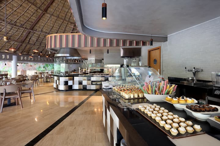 Grand Palladium Vallarta, All Inclusive Resort & Spa restaurant in Punta Mita, Other than US/Canada