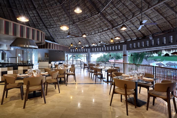 Grand Palladium Vallarta, All Inclusive Resort & Spa restaurant in Punta Mita, Other than US/Canada
