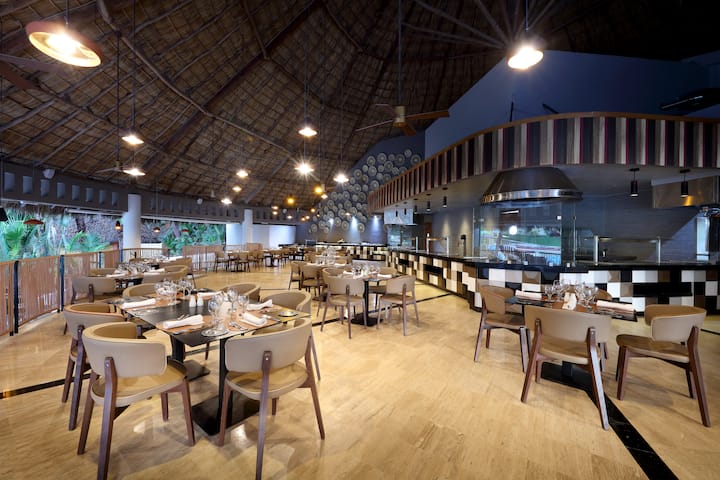 Grand Palladium Vallarta, All Inclusive Resort & Spa restaurant in Punta Mita, Other than US/Canada