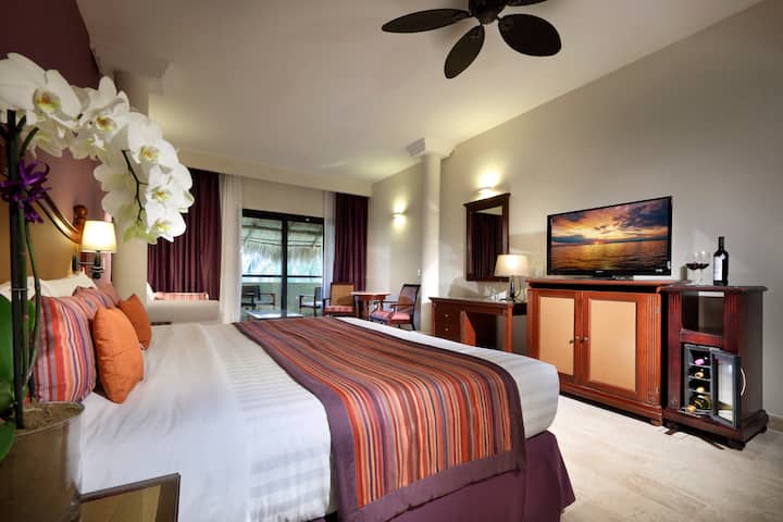 Grand Palladium Vallarta, All Inclusive Resort & Spa suite in Punta Mita, Other than US/Canada