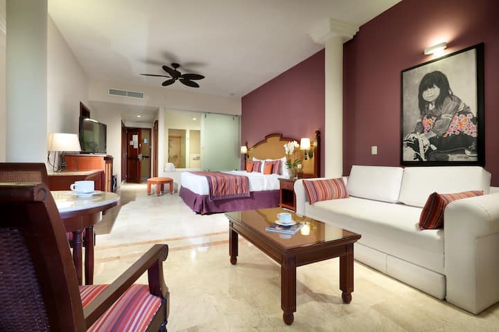 Grand Palladium Vallarta, All Inclusive Resort & Spa suite in Punta Mita, Other than US/Canada