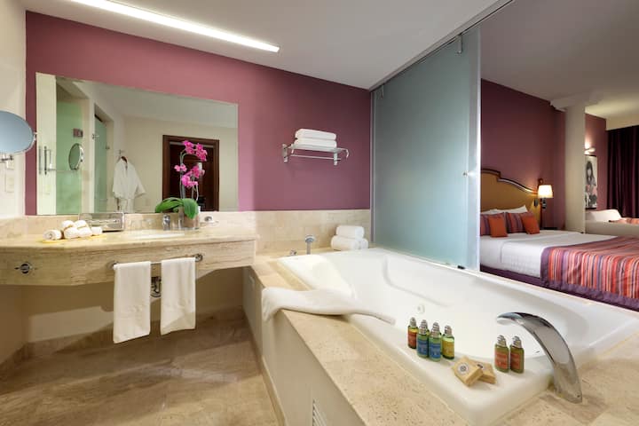 Grand Palladium Vallarta, All Inclusive Resort & Spa suite in Punta Mita, Other than US/Canada