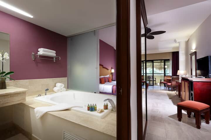 Grand Palladium Vallarta, All Inclusive Resort & Spa suite in Punta Mita, Other than US/Canada