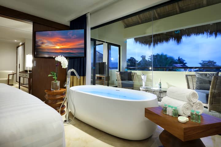 Grand Palladium Vallarta, All Inclusive Resort & Spa suite in Punta Mita, Other than US/Canada