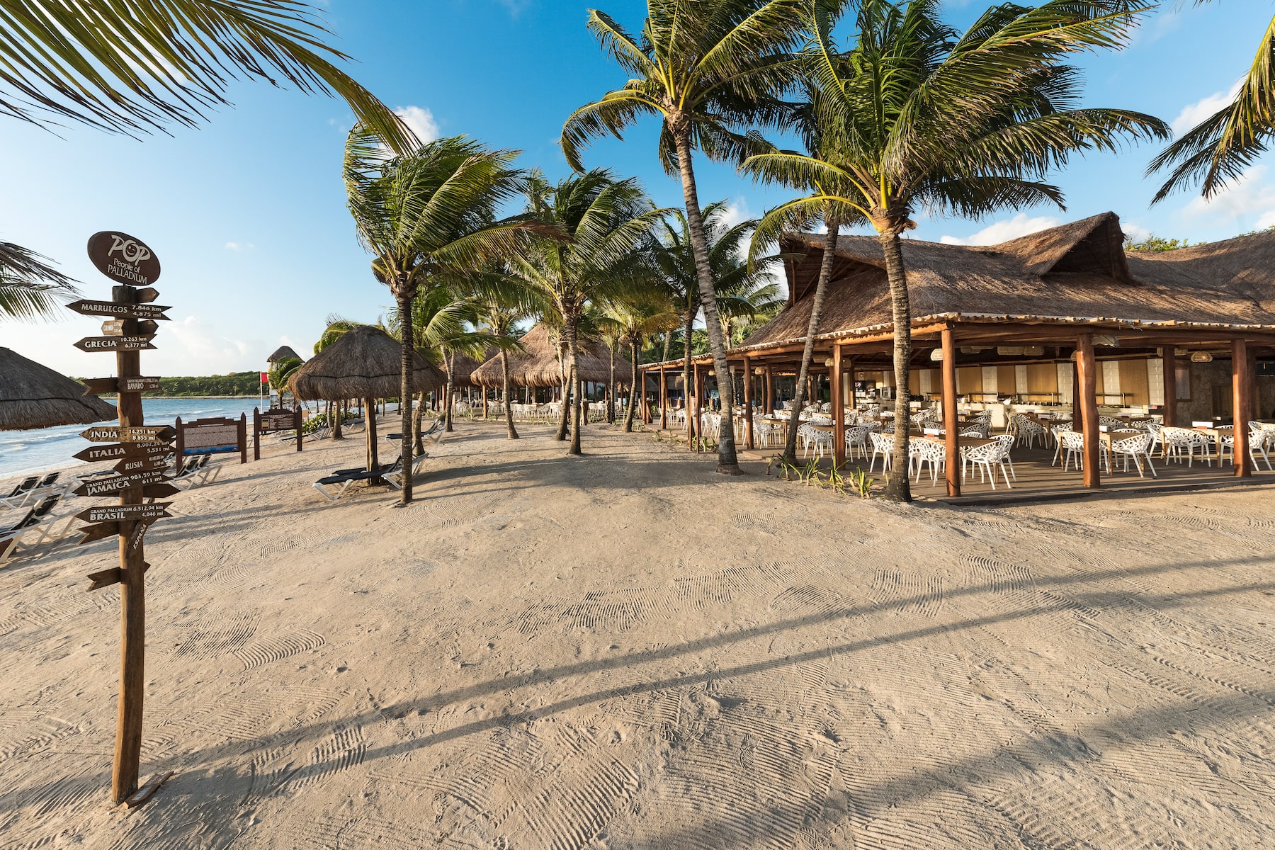 Bar at Grand Palladium Colonial Riviera Maya, All Inclusive Resort in Riviera Maya, Other than US/Canada