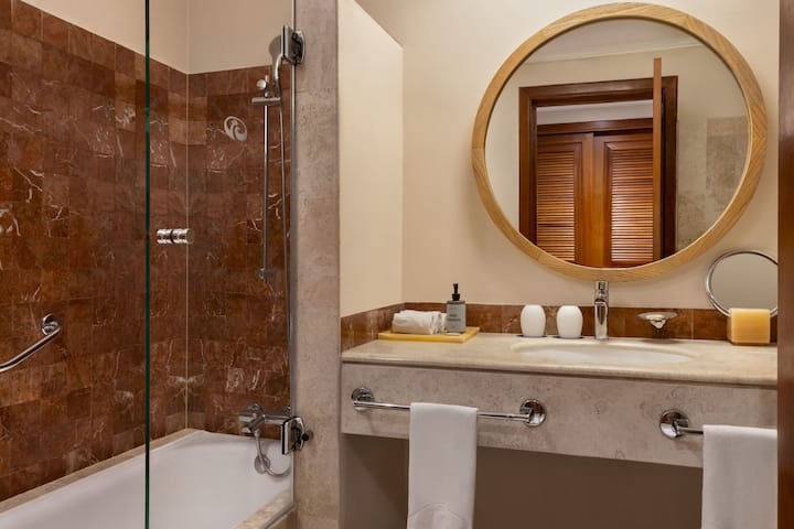 Guest room bath at the Grand Palladium Colonial Riviera Maya, All Inclusive Resort in Riviera Maya, Other than US/Canada