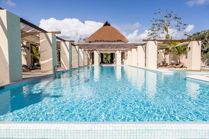 Pool at the Grand Palladium Colonial Riviera Maya, All Inclusive Resort in Riviera Maya, Other than US/Canada