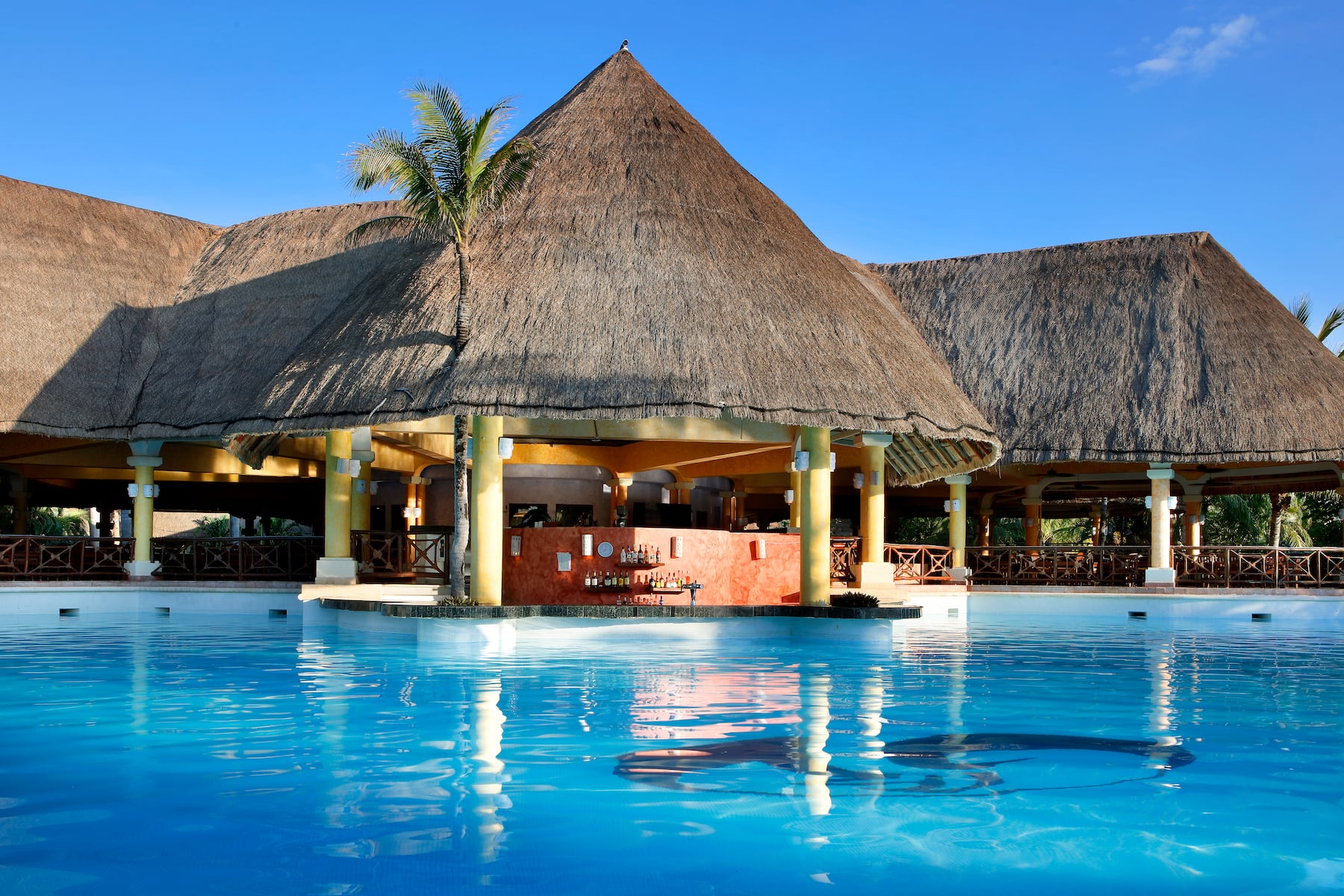 Pool bar at Grand Palladium Colonial Riviera Maya, All Inclusive Resort in Riviera Maya, Other than US/Canada