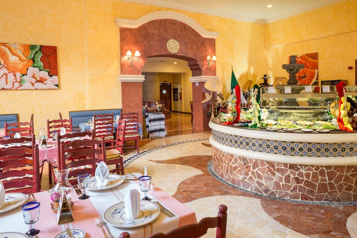 Grand Palladium Colonial Riviera Maya, All Inclusive Resort restaurant in Riviera Maya, Other than US/Canada