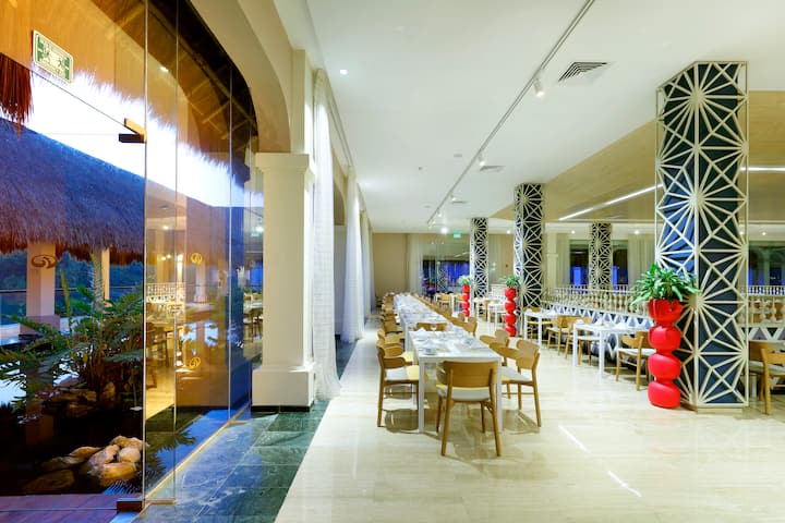 Grand Palladium Colonial Riviera Maya, All Inclusive Resort restaurant in Riviera Maya, Other than US/Canada