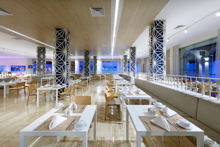 Grand Palladium Colonial Riviera Maya, All Inclusive Resort restaurant in Riviera Maya, Other than US/Canada