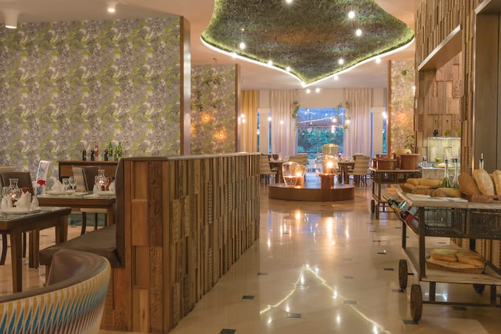 Grand Palladium Colonial Riviera Maya, All Inclusive Resort restaurant in Riviera Maya, Other than US/Canada