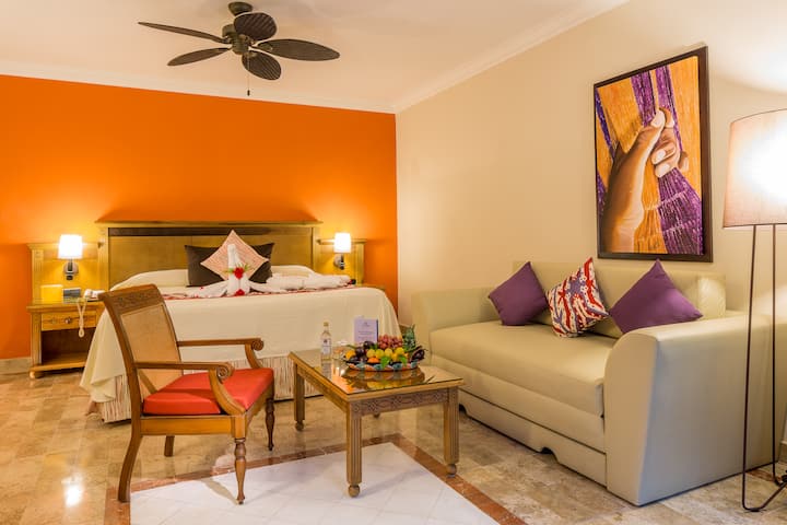 Guest room at the Grand Palladium Colonial Riviera Maya, All Inclusive Resort in Riviera Maya, Other than US/Canada