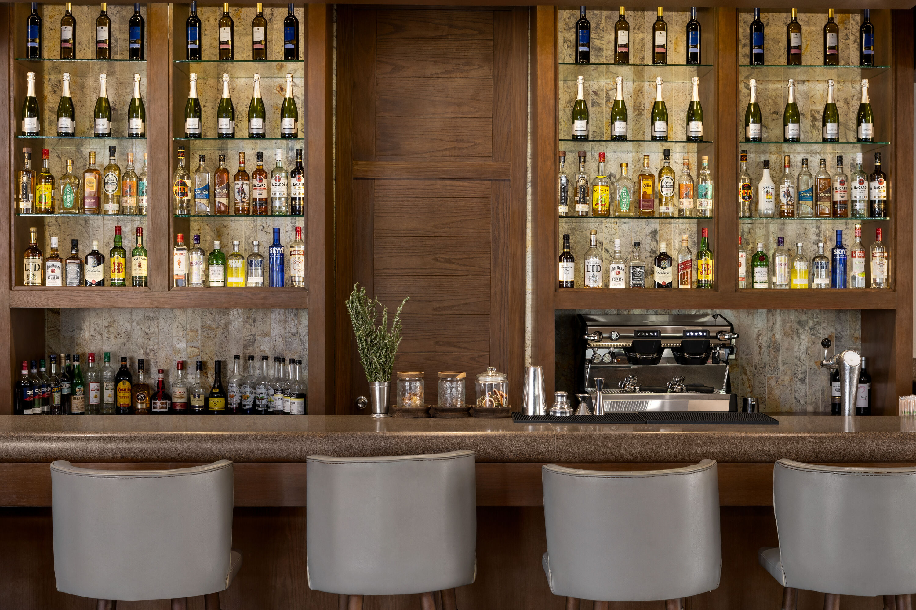 Grand Palladium Select WhiteSand Resort & Spa All Inclusive bar and grill in Riviera Maya, Other than US/Canada