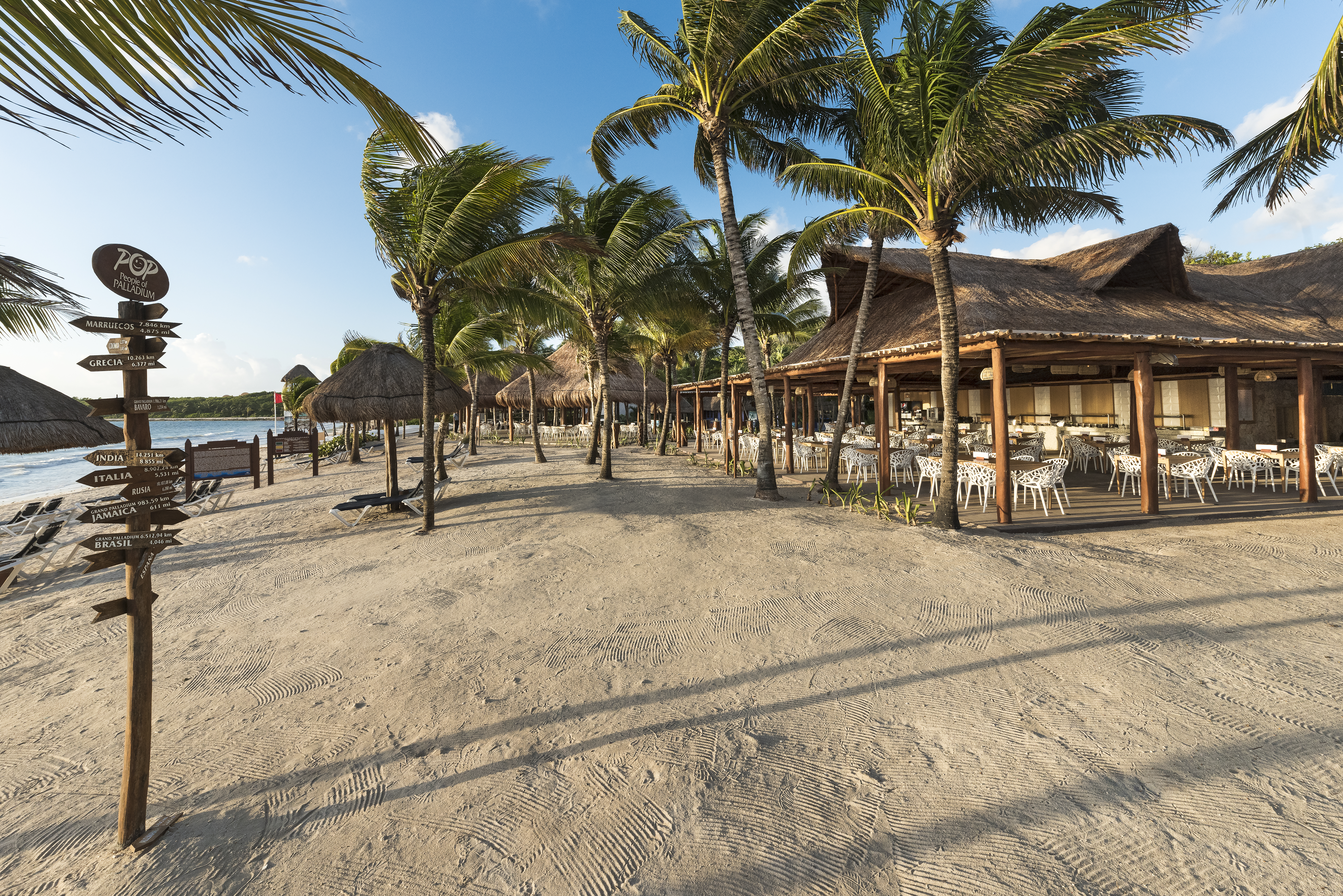 Bar at Grand Palladium Select WhiteSand Resort & Spa All Inclusive in Riviera Maya, Other than US/Canada