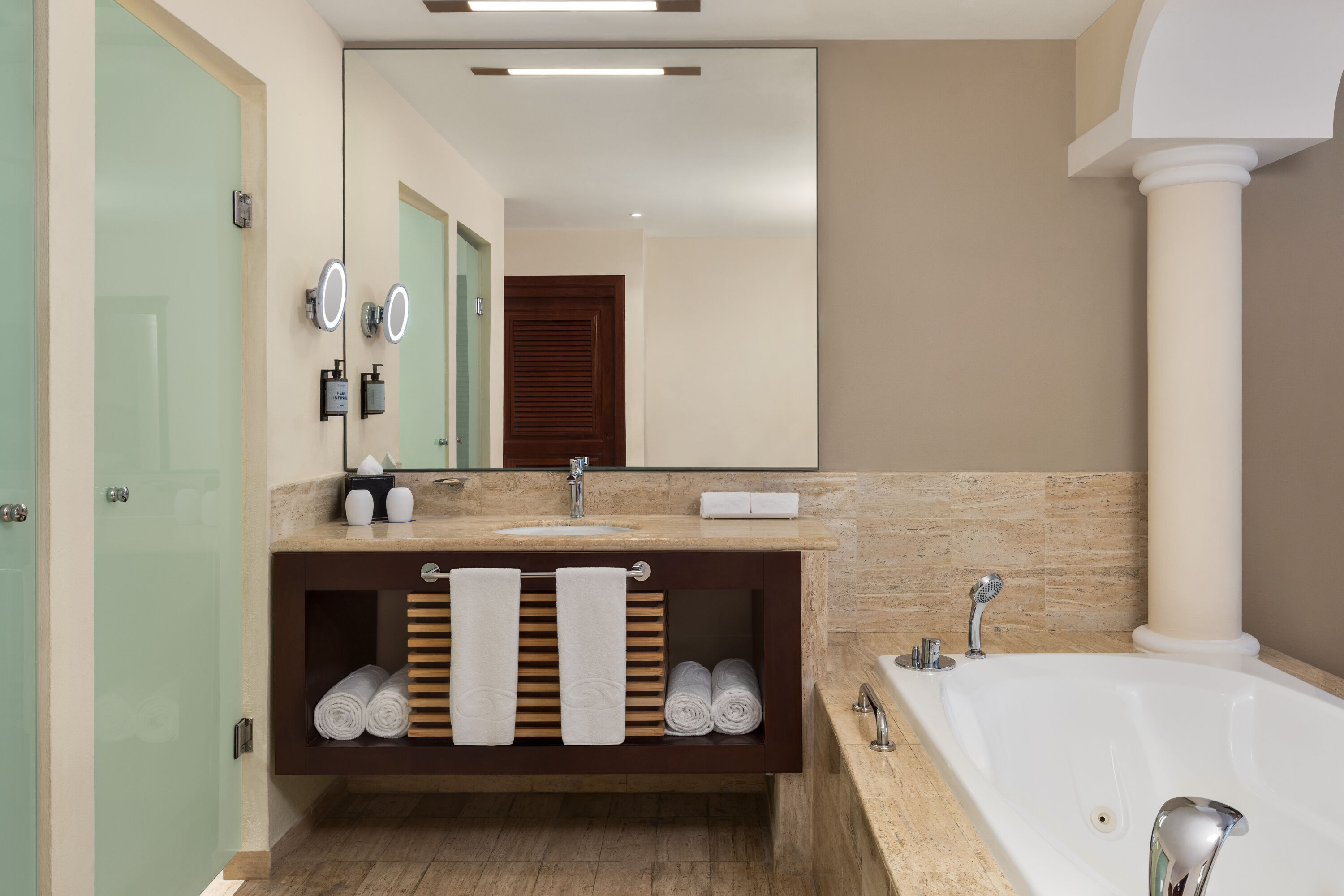 Guest room bath at the Grand Palladium Select WhiteSand Resort & Spa All Inclusive in Riviera Maya, Other than US/Canada