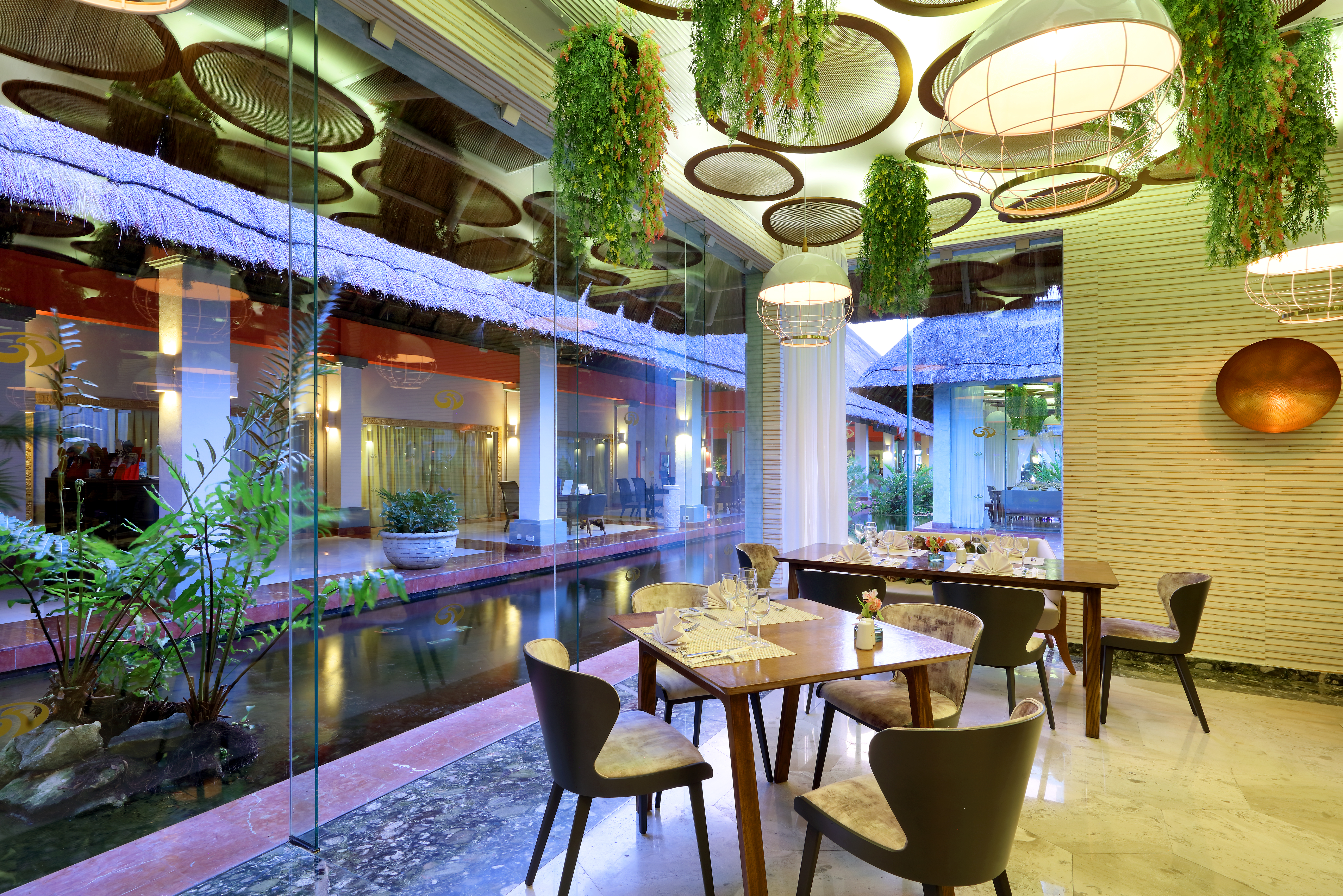 Grand Palladium Select WhiteSand Resort & Spa All Inclusive restaurant in Riviera Maya, Other than US/Canada