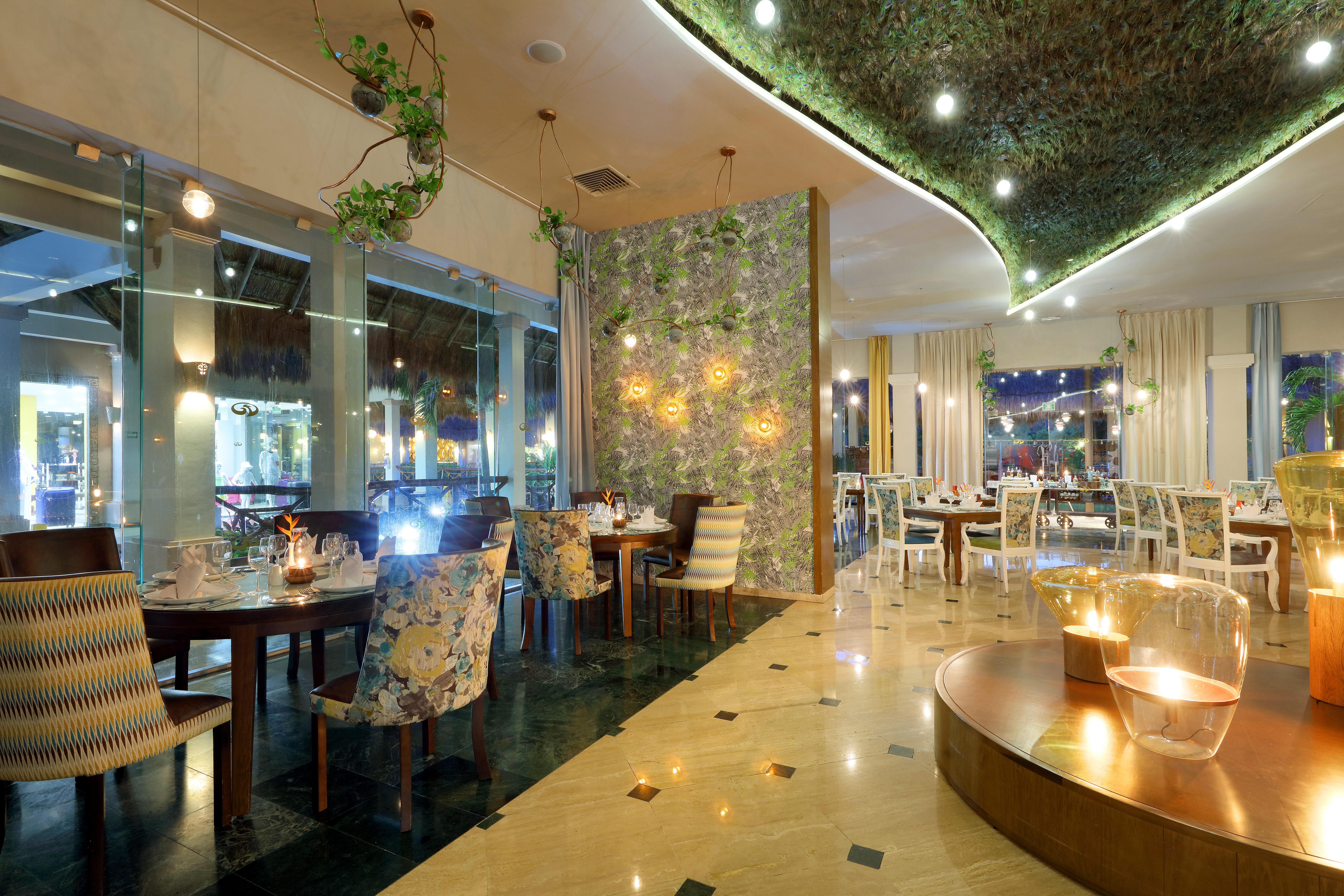 Grand Palladium Select WhiteSand Resort & Spa All Inclusive restaurant in Riviera Maya, Other than US/Canada