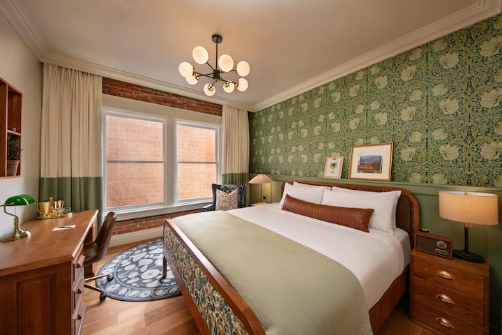 Guest room at the The Mining Exchange in Colorado Springs, Colorado
