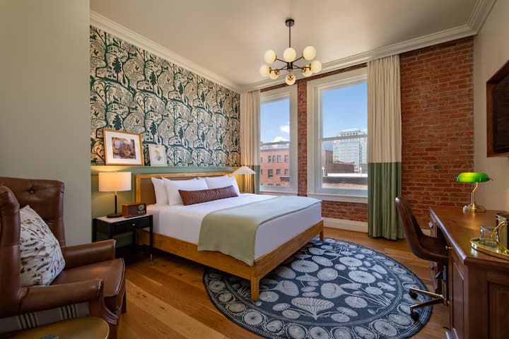 Guest room at the The Mining Exchange in Colorado Springs, Colorado