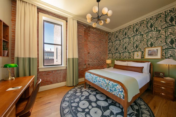 Guest room at the The Mining Exchange in Colorado Springs, Colorado