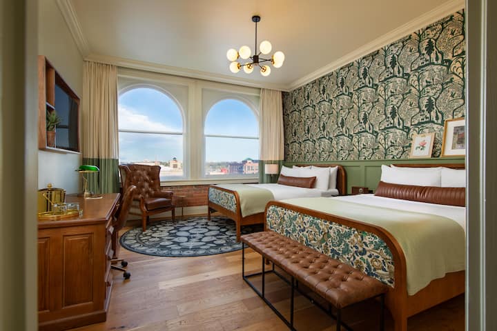 Guest room at the The Mining Exchange in Colorado Springs, Colorado
